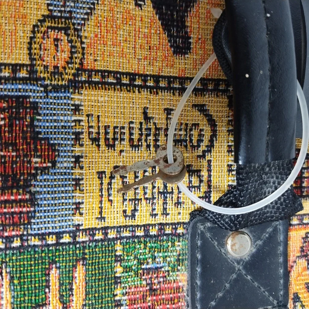 Vintage Tapestry Faithful Companion Toiletry‎ Makeup Bag Case With Lock & 2 Keys
